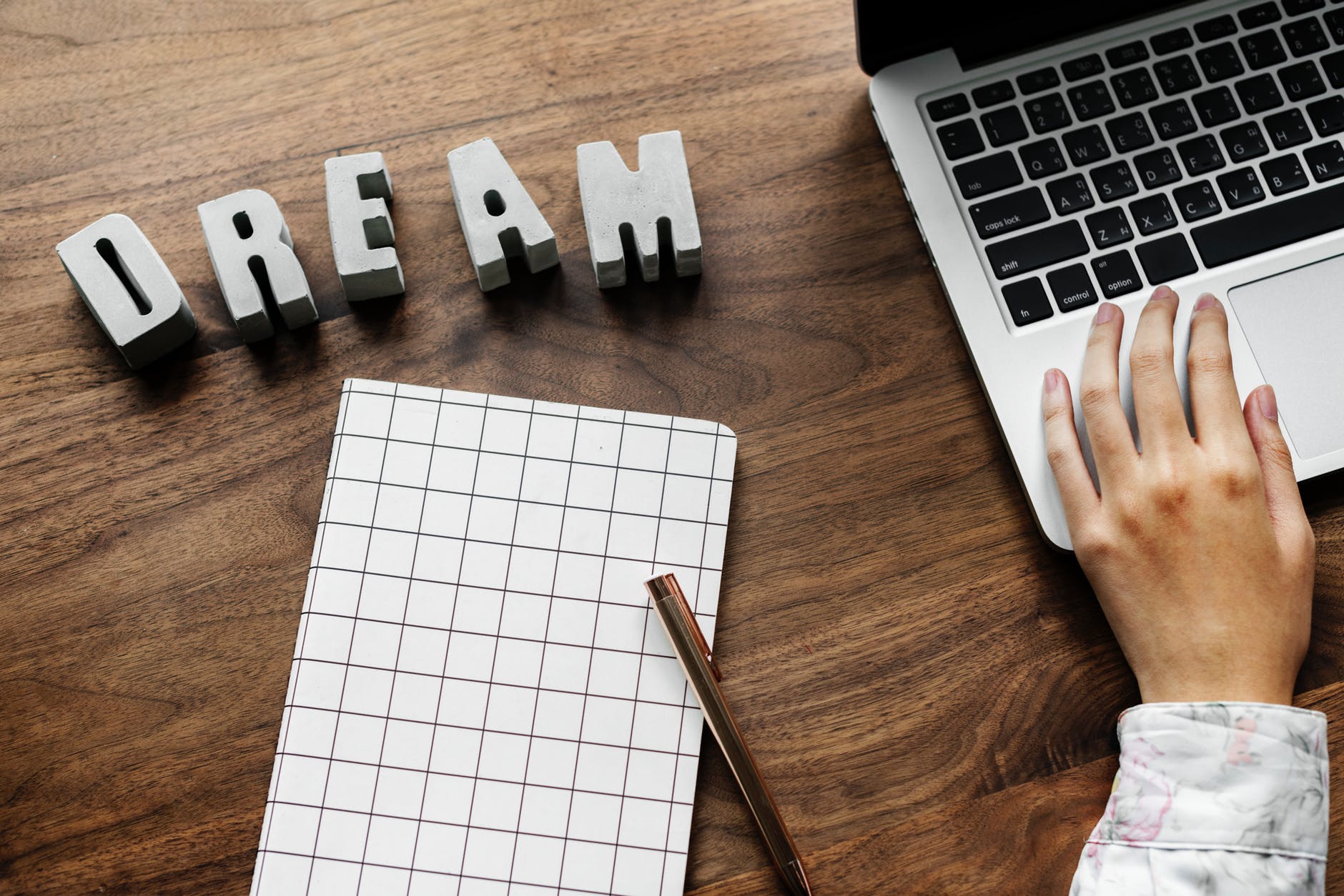 gray dream freestanding letters